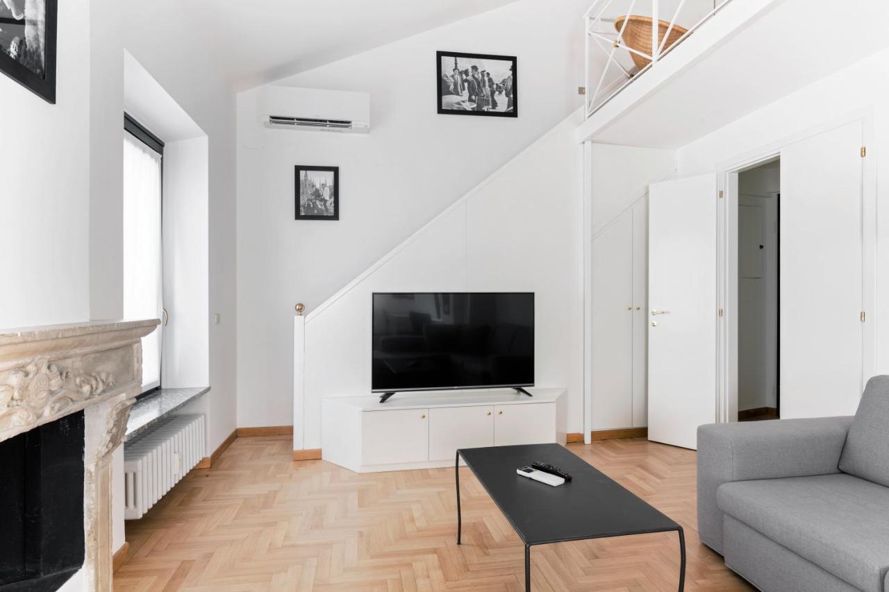 Appartamento Living Brera, a unique experience - Vicolo Fiori Milano Esterno foto